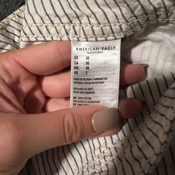 American Eagle Shorts with tie front - 00 - Picture 3 of 3